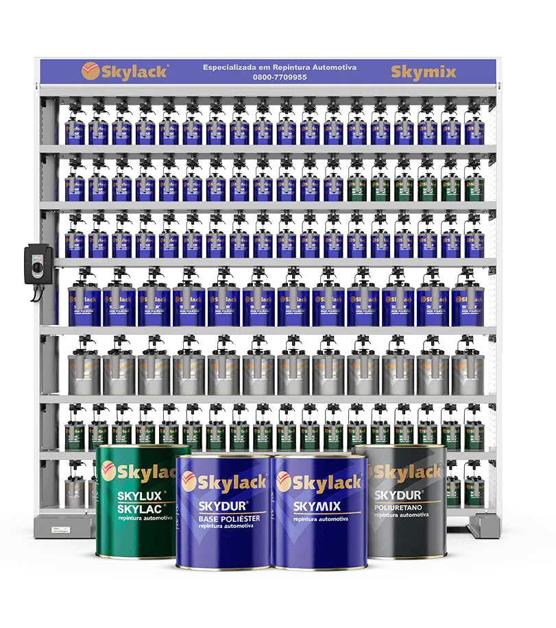 Sistema tintométrico Skymix da Skylack: prateleira com latas de tonalizantes e, na frente, latas das linhas Skylux, Skydur e Skymix